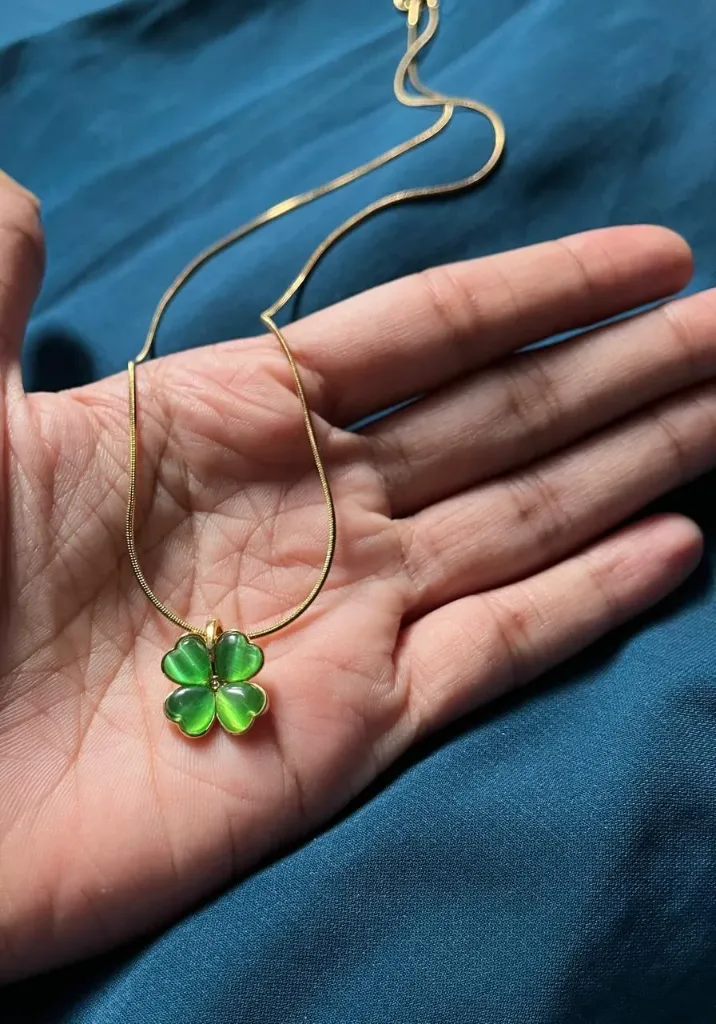clover necklace